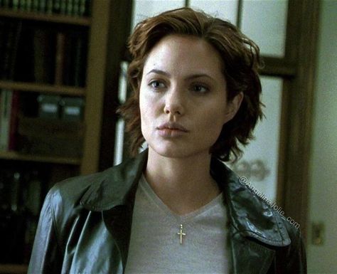 Angelina Jolie Bone Collector, Angelina Jolie Short Hair, Bone Collector, Gone Girl, Hair Inspo Color, Hairstyles Haircuts, Angelina Jolie, Hairstyle Ideas, Pixie Cut