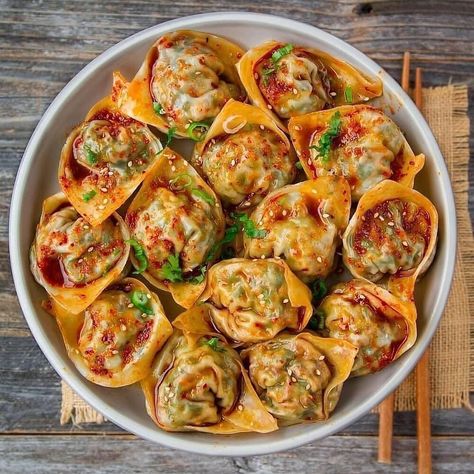 Yummy Recipe for Spicy Steamed Dumplings  by woon.heng Wonton Recipe, Fried Wonton, Resep Vegan, Dumpling Wrapper, Black Vinegar, Vinegar Sauce, Wonton Recipes, Steamed Dumplings, Chinese Foods