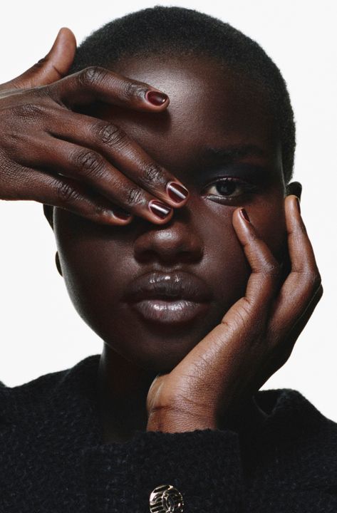 Perfect Pair: Eye Makeup & Nail Colour – CHANEL Beauty | CHANEL Truth Photography, Beauty Lighting, Beauty Campaign, Contour With Eyeshadow, Chanel Nail Polish, Art Photography Portrait, With Nails, Dark Skin Beauty, Chanel Beauty