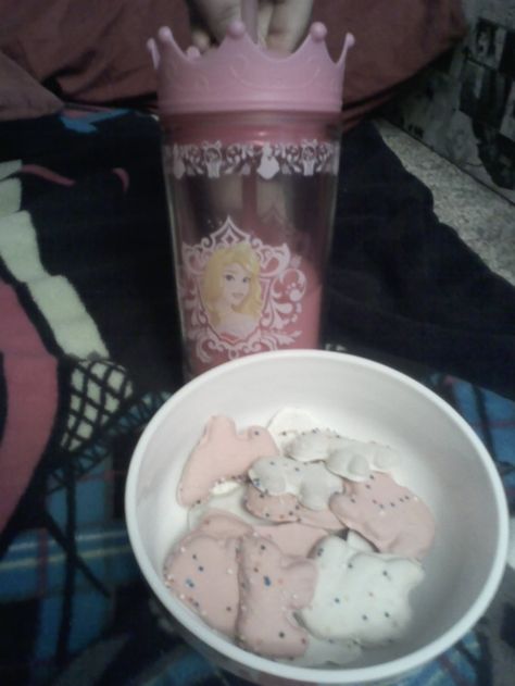 Baby Drink, Frosted Animal Crackers, Space Food, Animal Crackers, Strawberry Milk, Kawaii Food, Sippy Cup, Snack Time, Cute Food