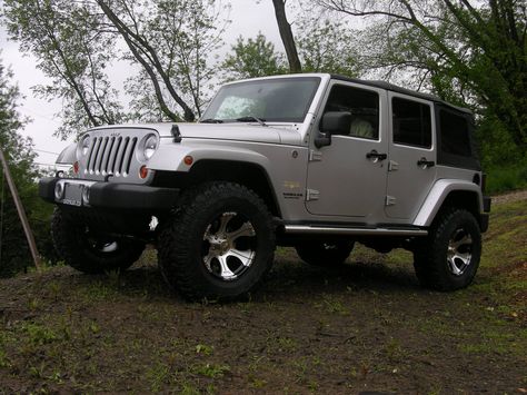 My jeep <3 Twilight Visualization, Edythe Cullen, Twilight Shifting, Edward Cullen And Bella Swan, Swan Core, Cullen Aesthetic, Rosalie Cullen, Emmett Cullen, Shifting Visuals