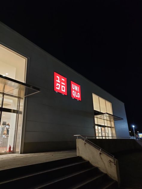 Uniqlo Store Aesthetic, Uniqlo Aesthetic Store, Uniqlo Aesthetic, Uniqlo Store, Fashion Dream Job, Aesthetic Stores, York Aesthetic, New York Aesthetic, Dream Job