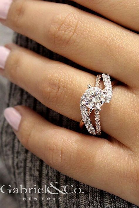 30 Utterly Gorgeous Engagement Ring Ideas ❤️ Hand crafted, halo, vintage or rose gold - shopping for a ring can be a little overwhelming. We have the advice & engagement ring ideas to help you. See more: http://www.weddingforward.com/engagement-ring-inspiration/ #wedding #rings #GabrielAndCo Contemporary Engagement Rings, Round Engagement Rings, Wedding Rings Solitaire, Gorgeous Engagement Ring, Dream Engagement Rings, Wedding Rings Unique, Wedding Rings Vintage, Diamond Solitaire Engagement Ring, Ring Ideas