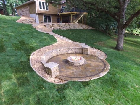 Sloped Yard Fire Pit, Sunken Fire Pit Ideas Backyard, Cabin Fire Pit, In Ground Fire Pit, Steel Decor, Sloped Backyard Landscaping, Outdoor Fire Pit Area, Lake Landscaping, Outdoor Fire Pit Designs