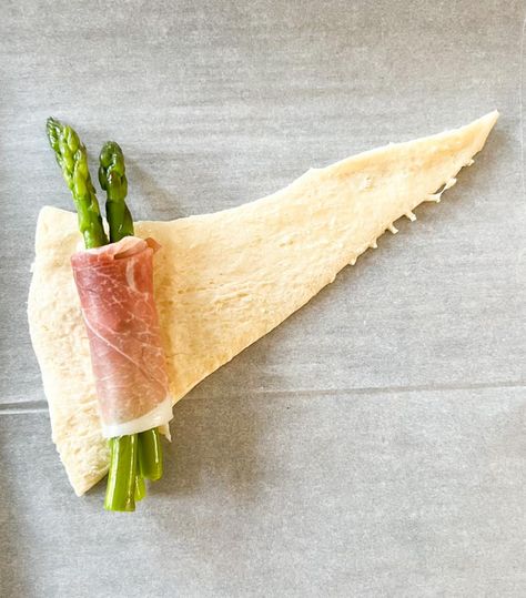 Asparagus and Prosciutto Crescent Rolls - Keeping On Point Asparagus Crescent Rolls, Prosciutto Wraps, Boursin Cheese Appetizers, Asparagus And Prosciutto, Asparagus Prosciutto, Ham Roll Ups, Asparagus Rolls, Crescent Roll Appetizers, Keeping On Point