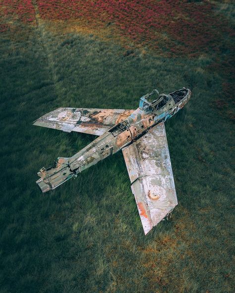 Abandoned Aircraft Planes, Abandoned Airplanes, Airplane Graveyard, Abandoned Photography, Artful Ashes, Old Abandoned Buildings, Ruined City, Beautiful Ruins, Old Planes