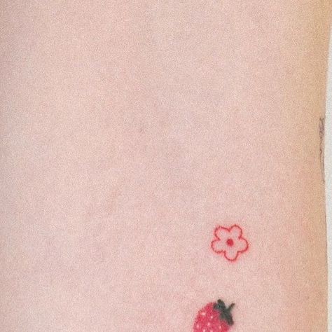 Churu on Instagram: "already 3rd time with me🍓⊰✿🍃  thank you(੭˙ ˘ ˙)੭♥ | NYC books open  #minitattoos #strawberrytattoo #cutetattooideas" Grapefruit Tattoo, Strawberry Tattoo, Books Open, Mini Tattoos, Grapefruit, Tatting, Thank You, Tattoos, Books