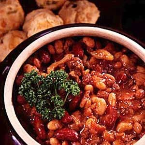 Old Settler's Beans: Closest recipe I could find online to the version I use Couple of differences - use 3/4lb ground chuck, add 2Tbsp. molasses, decrease mustard to 2 tsp., add 1 tsp. salt, dash of pepper.  Also use 1 can of red beans.  Could bake for 1 hour in oven @ 350, but I always prepare in slow cooker on low/keep warm until ready to serve. Settlers Beans, Picnic Dishes, Best Baked Beans, Baked Beans Recipe, Beans Recipes, Baked Bean Recipes, Mapo Tofu, Spicy Dishes, Beans Recipe