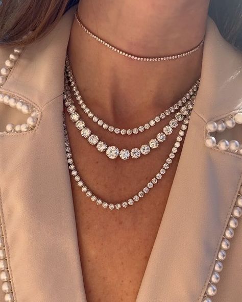 Stephanie Gottlieb on Instagram: "Golden Globe goals 🏆 Hoping to see some major jewels on the red carpet tonight! 💎" Stephanie Gottlieb, Red Carpet Jewelry, Golden Globe, On The Red Carpet, Golden Globes, Jewelry Inspo, The Red Carpet, Red Carpet, Globe