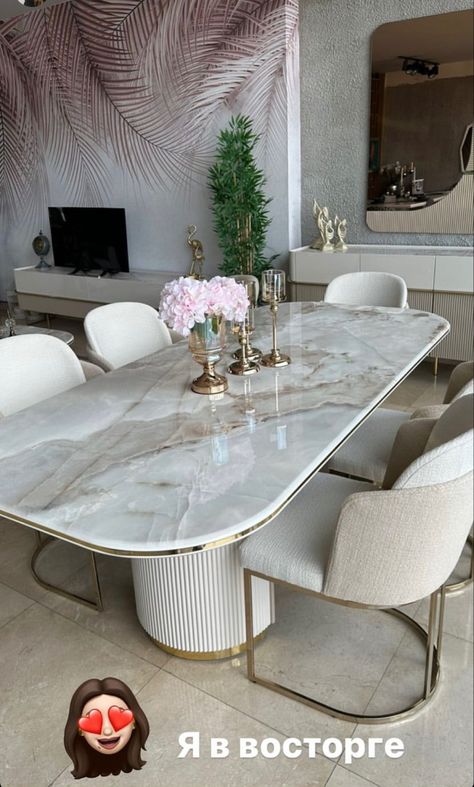 Kitchen Table Luxury, Lux Dining Table, Dining Table Design Modern Luxury, Modern Dining Table Decor, Marble Dining Table Decor, Kitchen With Table, Marble Dining Room, Dining Table Design Modern, Classy Living Room