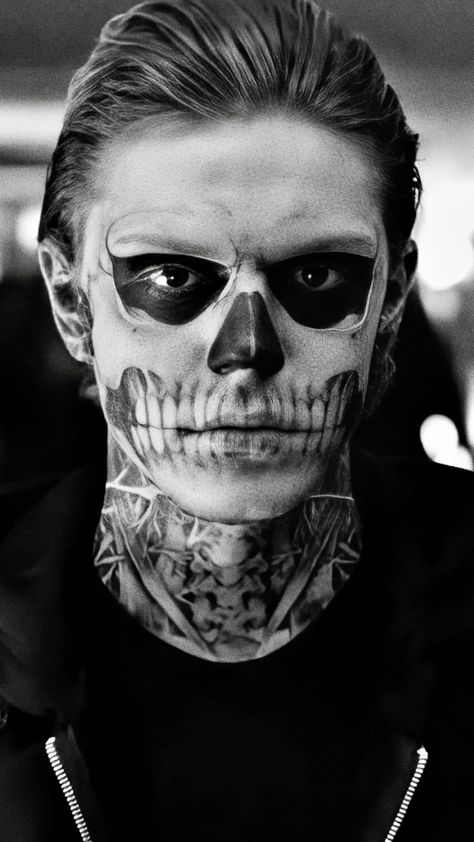 Rate Langdon Skull Makeup, Rate Langdon Costume, Rate Langdon Makeup, Tate Langdon Tattoo, Ghost Rider Makeup, Tattoos For Women On Hand, Rate Langdon, Tate Langdon Drawing, Husband Name Tattoos For Women