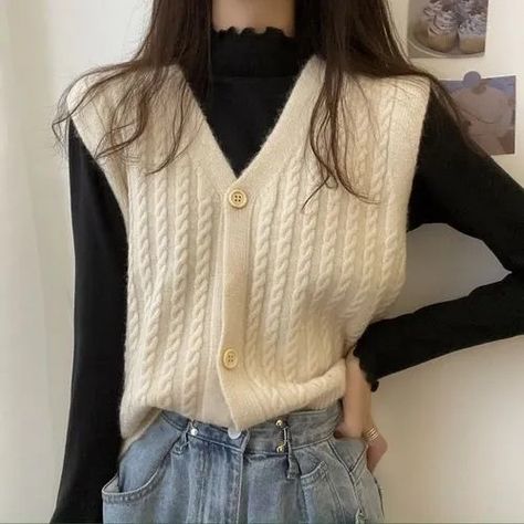 Cable Knit Sweater Outfit, Fashion Women Clothes, Cable Knit Sweater Vest, Amazing Crochet, Cardigan Design, Knit Sweater Vest, Diy Fashion Clothing, Vest Women, Sweater Vest Women