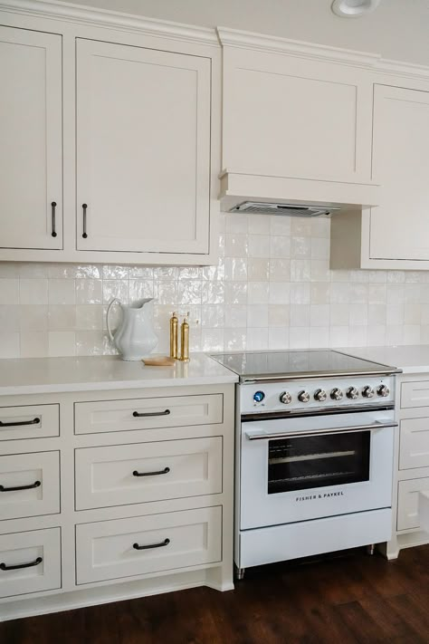 Kitchen With Zellige Backsplash, Light Kitchen Backsplash Ideas, Kitchen Backsplash Zellige, White Zellige Tile Kitchen, Cloe Backsplash Kitchen, Zellige Backsplash Kitchen, Square Tile Backsplash Kitchen, Zellige Kitchen Backsplash, Zellige Tile Kitchen Backsplash