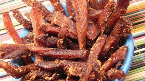 Spicy Salmon Jerky Salmon Jerky Recipe, Jerkey Recipes, Salmon Jerky, Fish Jerky, Foods Chicken, Meat Sticks, Fish Eat, Jerky Recipe, Turkey Jerky