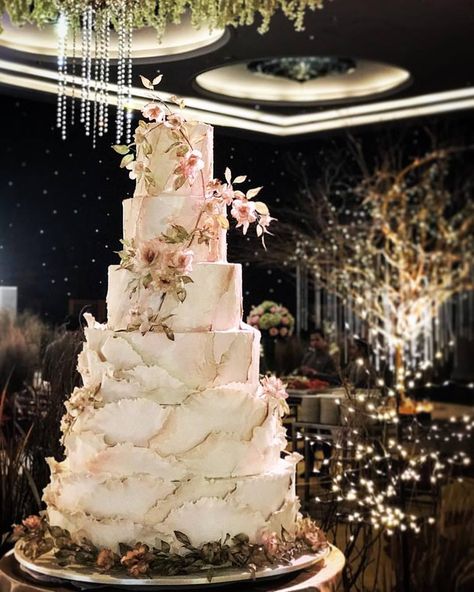 Wedding Cake 2022, 6 Tier Wedding Cakes, Cake 2022, Elaborate Wedding, Fancy Wedding Cakes, Stunning Wedding Cakes, Extravagant Wedding Cakes, Big Wedding Cakes, Small Wedding Cakes