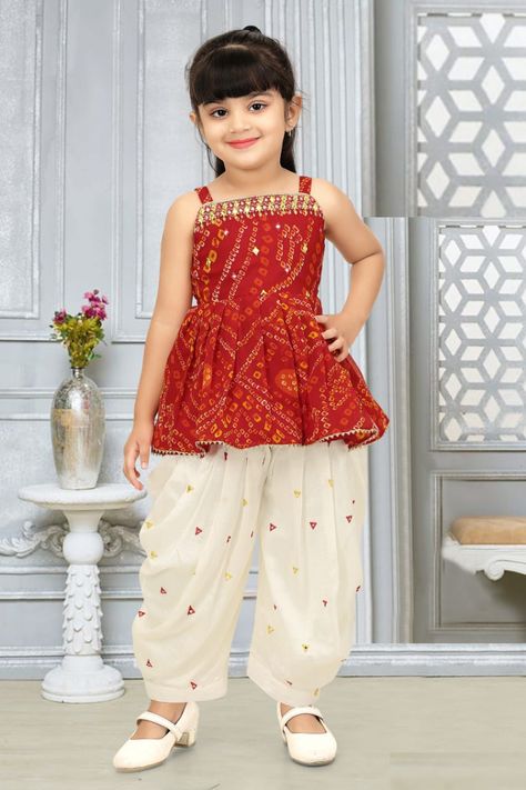 Ethnic Wear For Kids Girl, Baby Girl Dresses Indian, Indian Dresses For Kids, Simple Frocks, Kids Frocks Design