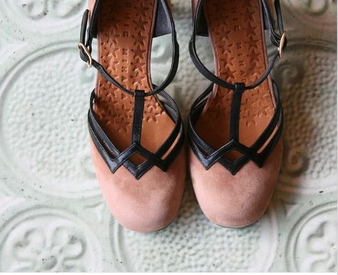 Black Mary Janes, Mihara Shoes, Chie Mihara Shoes, Shoes Store, Retro Mode, Ideas Vintage, Fabulous Shoes, Soft Grunge, Shoe Closet