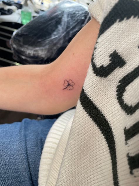 #finelinetattoo #tattoo #minimaltattoo #threeleafclovertattoo #tattooideas #tattoos Clover Behind Ear Tattoo, Four Leaf Clover Fine Line Tattoo, Shamrock Fine Line Tattoo, Celtic Irish Tattoo, Shamrock Tattoo Mens, Dainty Clover Tattoo, Fine Line Clover Tattoo, Clover Tattoo For Women, Four Clover Leaf Tattoo