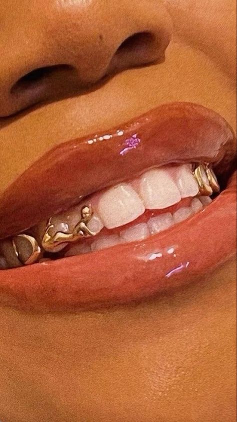 ──★ ˙ ̟ Grills Teeth Black Women, Women Grillz Gold, Girl With Grills, Grills For Women Teeth Aesthetic, Black Women Grillz, Grills For Women Teeth, Teeth Aesthetic, Gold Grill, Gold Grillz