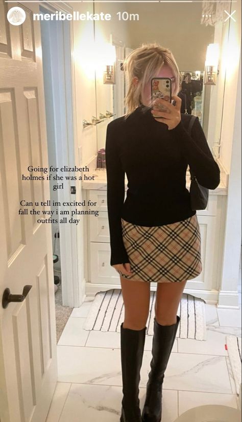 Rich Clothes Aesthetic, School Outfits Sixth Form, Burberry Skirt Outfit, Sixform Outfits, Sixthform Outfits, Gossip Girl Outfits Inspiration, Turtleneck And Skirt, England Outfits, Form Outfits