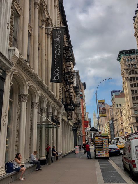 Soho, New York City, Manhattan, Bloomingdales, fashion, street, aestetic Park Bloxburg, Nyc Core, Bloomingdales Nyc, Manhattan Aesthetic, Nyc Dream, Soho Manhattan, Soho New York, Dump Ideas, New York City Manhattan