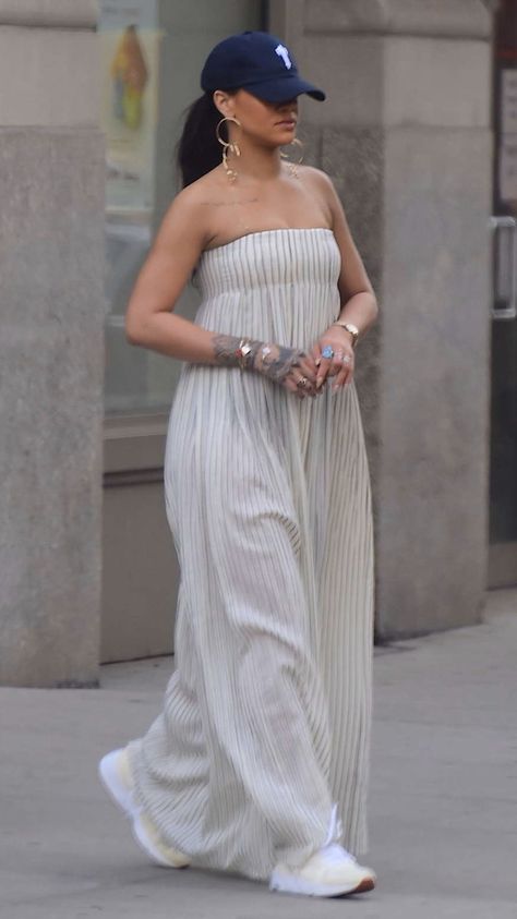 Smocked Maxi Dress, Outfit Streetwear, Denim On Denim, Rihanna Style, Effortlessly Chic Outfits, Streetwear Aesthetic, Outfit Look, Mode Inspiration, Looks Style