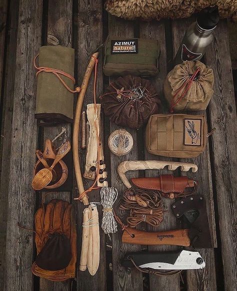 Bushcraft Pack, Hell Hounds, Bushcraft Kit, Bushcraft Shelter, Deer Hunting Gear, Survival Items, Camping Set Up, Bushcraft Gear, Art Of Manliness