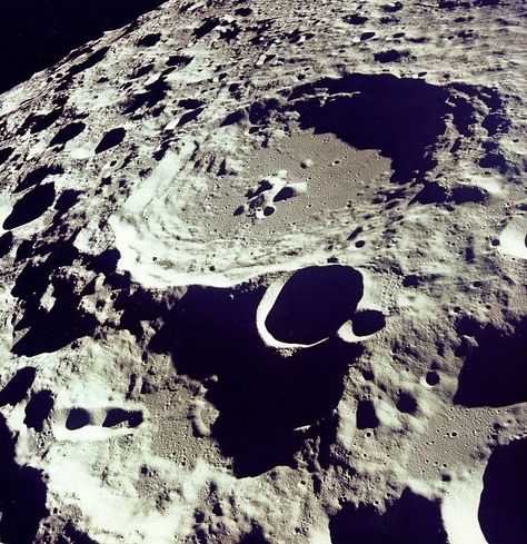 Moon For Kids, Craters On The Moon, Surface Of The Moon, Apollo 11 Mission, Apollo Program, Moon Surface, Nasa Apollo, Moon Walk, Apollo Missions