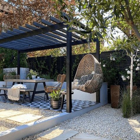 Small Urban Garden Design, Small Urban Garden, Urban Garden Design, Outdoor Seating Area, Back Garden Design, Pergola Garden, Pergola Design, Dry Garden, Modern Backyard