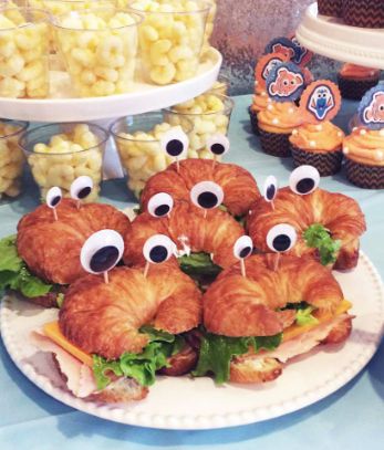 Plan a Mermaid-Minded Picnic! | Fin Fun Blog Nemo Party Food, Nemo Baby Shower, Finding Dory Birthday Party, Dory Birthday Party, Finding Dory Party, Finding Dory Birthday, Finding Nemo Party, Nemo Birthday Party, Dory Birthday