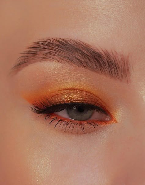 Eye Makeup For Orange Outfit, Orange Makeup Hooded Eyes, Orange Red Makeup Eye Shadows, Dark Orange Makeup Looks, Eye Makeup For Orange Dress, Prom Makeup Orange, Orange Outfit Makeup, Orange Eye Makeup Soft, Makeup For Orange Dress