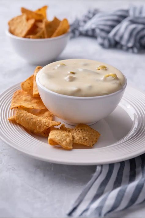 Moe's Queso Dip Recipe, Moes Queso, Moes Queso Recipe, Grill Queso, Queso Recipe Easy, White Queso Dip Recipe, Queso Blanco Recipe, White Cheese Dip Recipe, White Queso Recipe