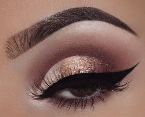 Semi Cut Crease, Pretty Eye Makeup, Gold Makeup, Makeup Eye Looks, Gold Eyes, Makeup Goals, Makeup Designs, Cut Crease, Makati