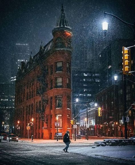 The Most Instagrammable Places in Toronto This Winter | One King West Hotel & Residence  Canada Travel | Canada Destinations | Canada Honeymoon | Backpack Canada | Canada Backpacking | Canada Vacation Photography North America #travel #honeymoon #vacation #backpacking #budgettravel #bucketlist #wanderlust #Canada #NorthAmerica #visitCanada #discoverCanada Toronto At Night, Places In Toronto, Canada Honeymoon, Toronto Pictures, Ontario Photography, Backpacking Canada, Life In Canada, Toronto Street, Snow Showers