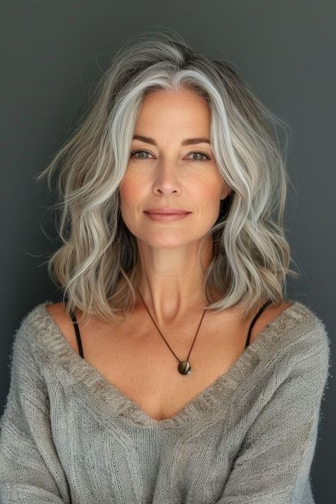 Grey Hair Looks, Gorgeous Gray Hair, Grey Hair Inspiration, Layered Haircuts For Medium Hair, Beautiful Gray Hair, Natural Gray Hair, Long Gray Hair, Haircuts For Medium Hair, Hairstyles For Women