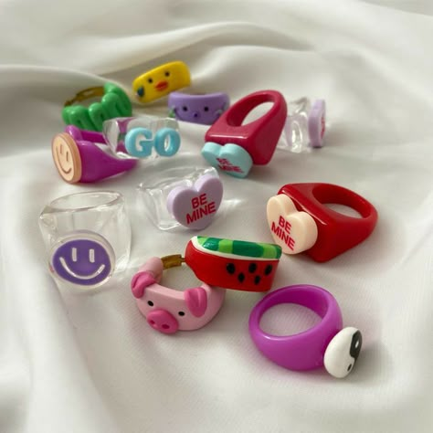 Fimo Ring, Diy Clay Rings, Polymer Clay Ring, Clay Ring, Clay Rings, Preppy Jewelry, Tanah Liat, Clay Crafts Air Dry, Clay Things