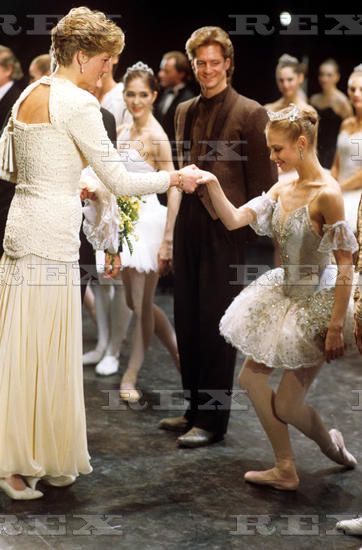 November 27 1990 Diana, Patron English National Ballet, attended a Gala Performance at Manchester's Palace Theatre, in aid of ENG and Manchester Royal Infirmary's Leukemia Research/Bone Marrow Transplant Unit and 80th birthday of Dame Alicia Markova, (President, ENB) English National Ballet, Princesa Charlotte, Ballet Teacher, Princes Diana, Diana Fashion, Lady Diana Spencer, Bone Marrow, Diana Spencer, Princesa Diana