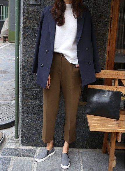 7a6a74cbe87bc60030a4bd041dd47b78desc36693395ri Minimal Stil, Minimalist Moda, Winter Mode, Brown Outfit, Minimal Chic, Fall Street Style, 가을 패션, Looks Style, Street Style Outfit