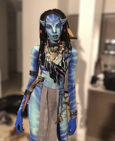 Pandora Avatar Outfits, Avatar Dress Up, Navi Halloween Costume, Avatar Costume Halloween, Halloween Costumes Avatar, Avatar Halloween Costumes Women, Avatar Couple Costume, Avatar Make Up Halloween, Halloween Body Painting