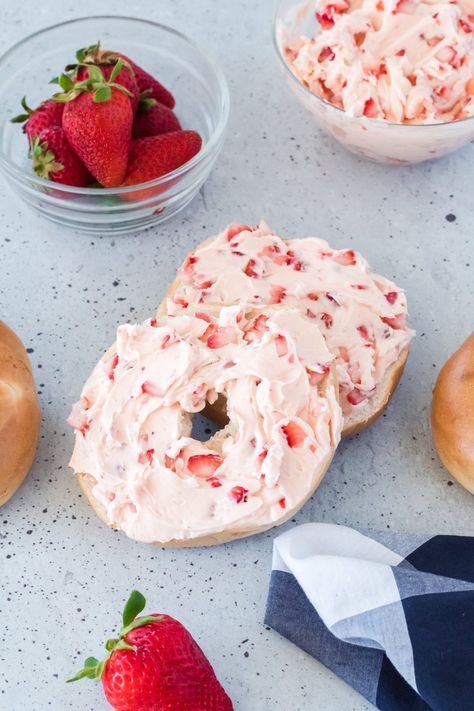 Strawberry Bagels Recipe, Strawberry Bagels, Homemade Honey Butter, Butter Recipes Homemade, Fruit Butter, Honey Butter Recipe, Cinnamon Honey Butter, Strawberry Butter, Fruit Spread