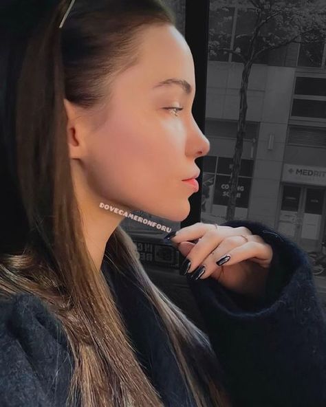 Side Profile Woman, Perfect Jawline, Rhinoplasty Nose Jobs, Pretty Nose, Face Profile, Female Profile, Nose Job, School Looks, The Perfect Guy