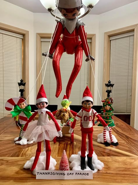 Thanksgiving Elf Ideas, Elf On The Shelf Thanksgiving Day Parade, Thanksgiving Elf On The Shelf Ideas, Grinch And Elf On The Shelf, Elf On The Shelf Parade, Elf Thanksgiving, Elf On The Shelf Thanksgiving, Elf 2024, Christmas Beads Craft