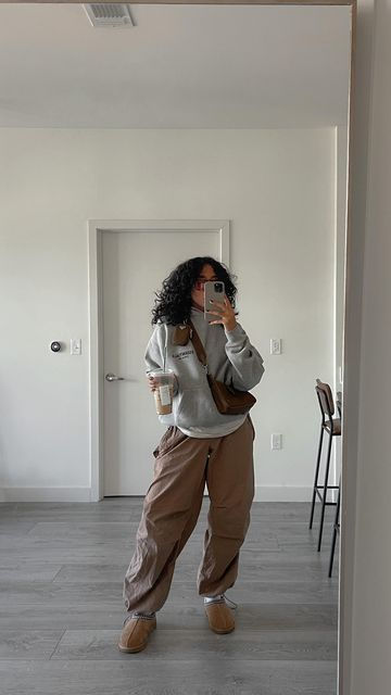 Cargo Pant Jogger Outfit, Brown Cargo Joggers Outfit, Brown Cargos Outfit Women, Utility Pants Outfit Street Style, Brown Cargos Outfits, Brown Body Suit Outfit, Brown Cargo Pants Outfit Women, Brown Sweats Outfit, Light Brown Cargo Pants Outfit