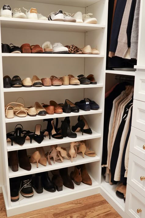 The Best Closet Organization Ideas and Storage Systems Walk In Closet Shoe Organization, Closet Organization Ideas For Shoes, Shoe Storage Luxury, Shoe Organizer Diy, Luxury Shoe Closet, Shoe Closet Ideas, Closet Shoe Shelf, Shoe Storage Ideas Closet, Organize Purses