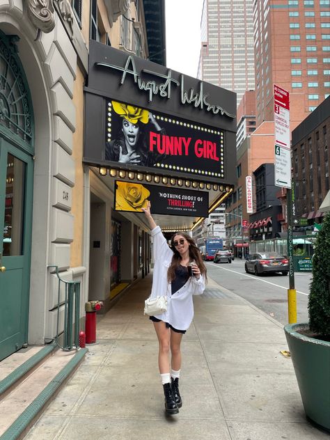 Broadway Instagram Pictures, New York Aesthetic Broadway, Broadway Pictures Ideas, Broadway Show Outfit Nyc, Outfits To Wear To Broadway Show Nyc, New York Broadway Aesthetic, Nyc Broadway Outfit, New York Broadway Outfit, Broadway Outfit New York