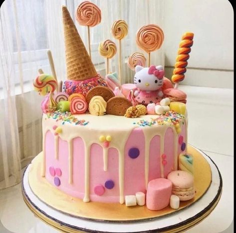 Cake Ideas Hello Kitty, Baby Girl Birthday Cake Ideas, Girl Birthday Cake Ideas, Hello Kitty Torte, Hello Kitty Cakes, Tort Hello Kitty, Bolo Da Hello Kitty, Kue Fondant, Girl Birthday Cake