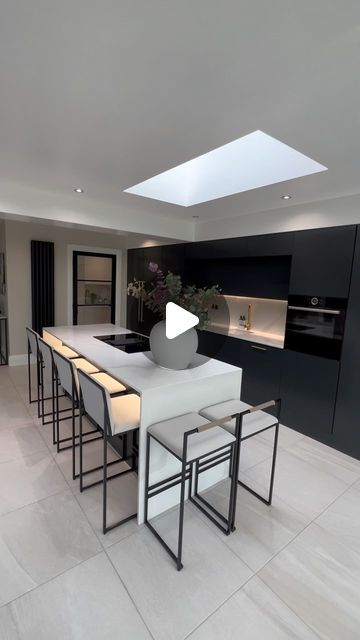 Black Kitchen Design, Calacatta Quartz, Sleek Furniture, Tidy Kitchen, Pitch Black, Kitchen Floor Tile, Kitchen Extension, Black Kitchen, Black Kitchens