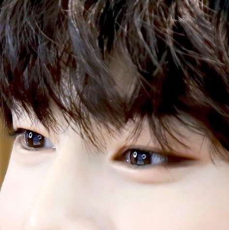 Jeongin Close Up Face, Jeongin Eyes, Seungmin Eyes, Skz Eyes, Kpop Eyes, Downturned Eyes, Maknae On Top, Eye Details, I N Stray Kids