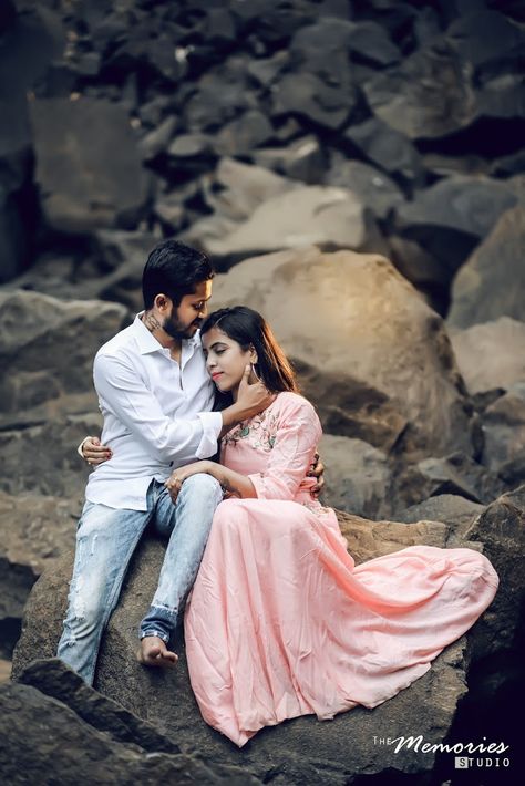 Love Story Shot - Bride and Groom in a Nice Outfits. Best Locations WeddingNet #weddingnet #indianwedding #lovestory #photoshoot #inspiration #couple #love #destination #location #lovely #places Post Wedding Poses, Post Wedding Photoshoot Indian, Post Wedding Outfit, Post Wedding Photoshoot, Post Wedding Shoot, Love Story Photo, Pre Wedding Photoshoot Beach, Bride Groom Photoshoot, Pre Wedding Photoshoot Props