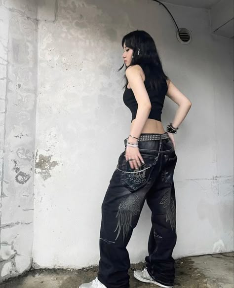 Girl Fits, Swaggy Outfits, Goth Outfits, Alternative Outfits, Hairstyles For Women, Edgy Outfits, 2000s Fashion, Dream Clothes, Online Magazine